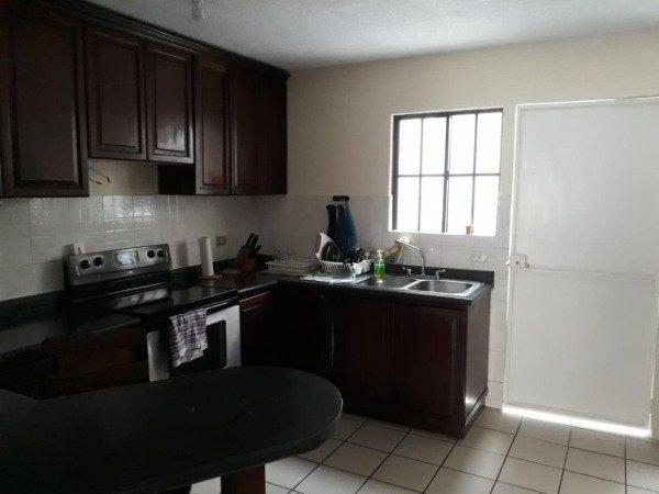 Casa 2 niveles en VENTA, cond. EXCLUSIVO — foto 3