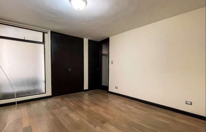 Plus Real Estate vende 2 Casa en mismo terreno en zona 15 — foto 7