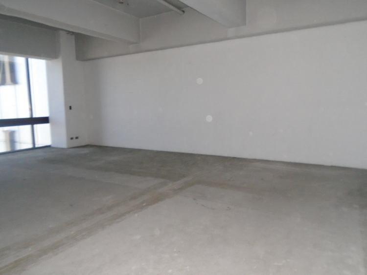 OFICINA COMERCIAL EN RENTA EN CALZADA ROOSEVELT - Miniatura 6