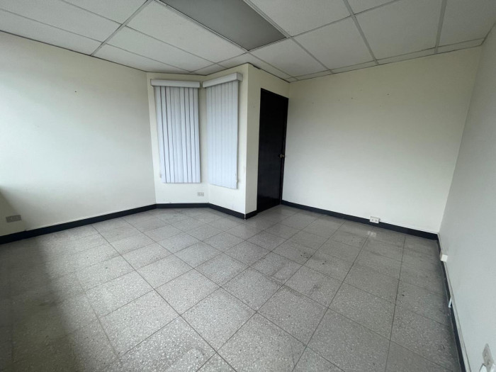 Clinica Medica en Renta en Edificio Medico Zona 15 - Miniatura 2