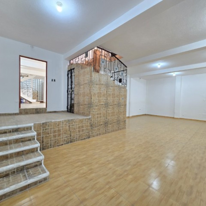 Casa grade en Venta Las Hojarascas Zona 1 de Mixco - Miniatura 18
