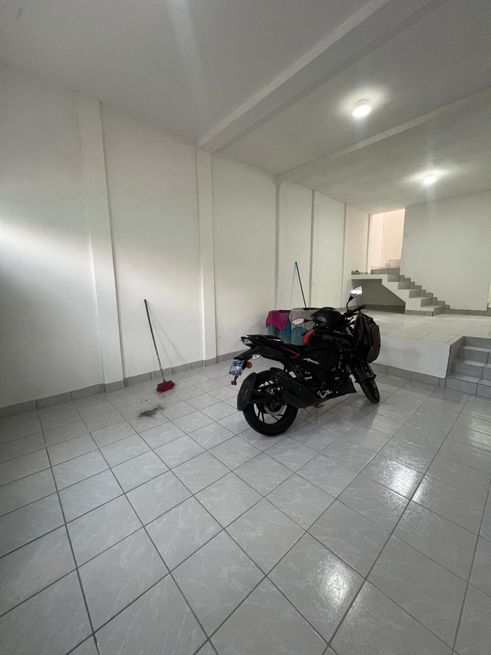Casa con uso de suelo comercial. - Image 2