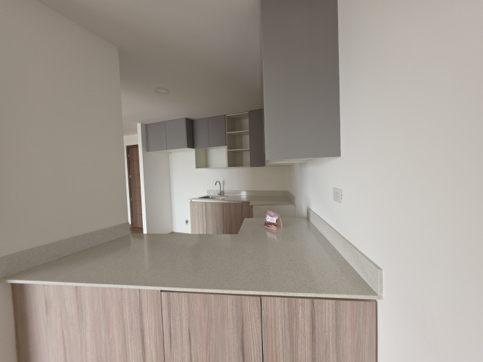 VENDO APARTAMENTO EN NIVEL ALTO EN PARQUE 14 VISTA SUR — foto 5