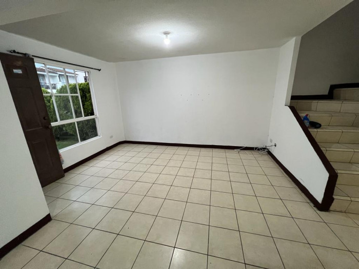 Casa En Venta En Alameda de Santa Clara Villa Nueva — foto 3