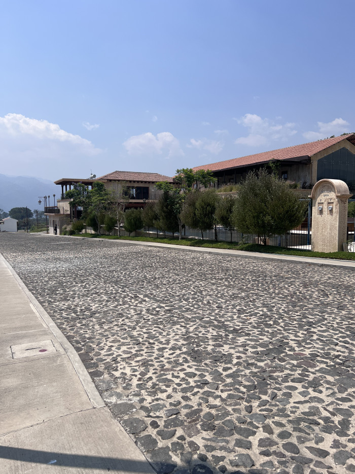 Hermosa Casa En Venta en Franciscanos Antigua Guatemala - Miniatura 11
