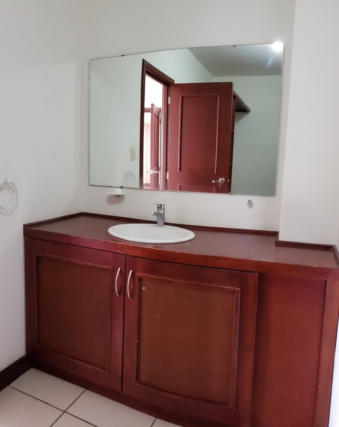 Apartamento en renta en la Nueva zona 14 - Image 5