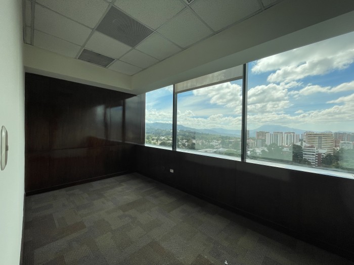 Plus Real Estate renta / vende oficinas en zona 14 — foto 3