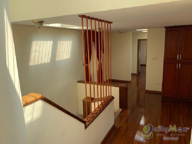 Casa en venta en condominio zona 16 entorno Montesano - Image 2