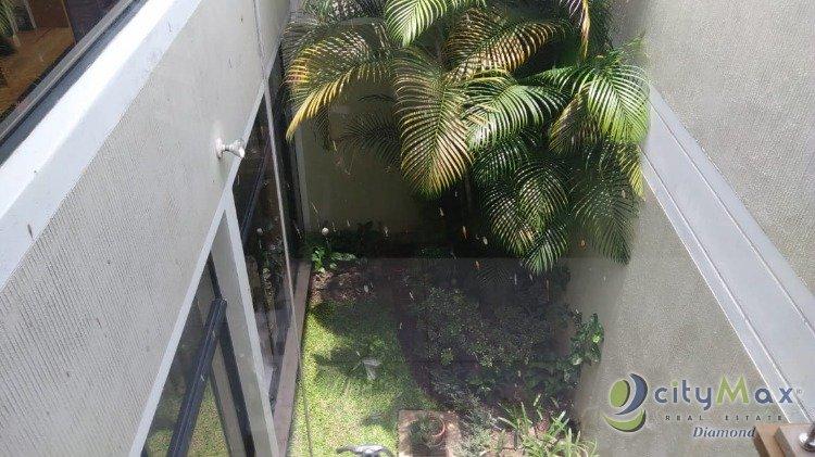 En Venta Amplia casa en condominio en zona 10 - Miniatura 11