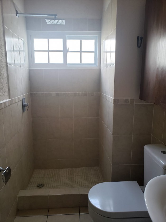 VENDO Apartamento en Las Vistas, Zona 16 - Image 3