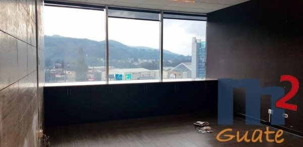Oficina de 90 m2 de construcción en Venta, Zona 10 — foto 2