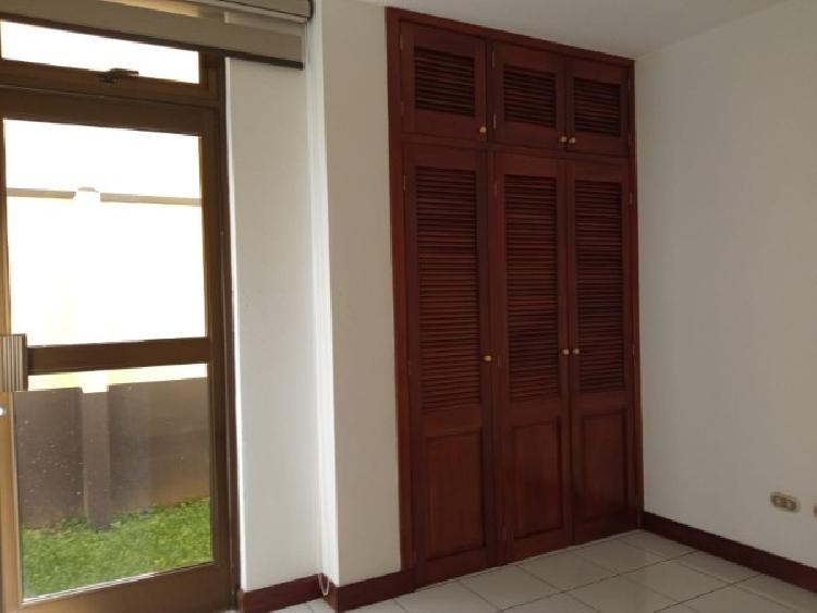 APARTAMENTO EN RENTA EN LA ZONA 10 / MI