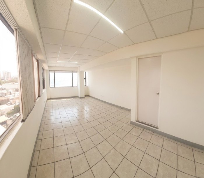 Oficina venta con 2 parqueos 20 calle Zona 10 — foto 2