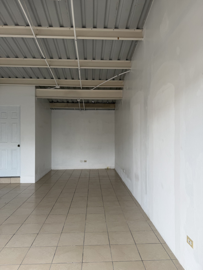 LOCAL COMERCIAL EN RENTA EN SAN LUCAS SACATEPEQUEZ — foto 3