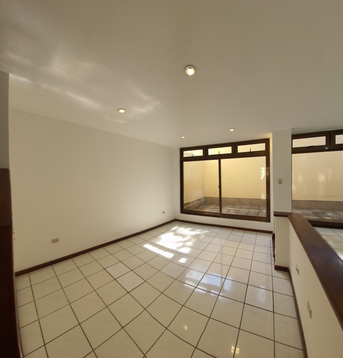 Casa en Renta Zona 10 Guatemala - Miniatura 14