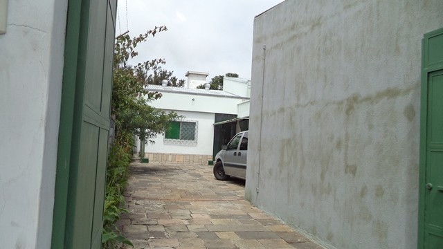 Plus Real Estate renta casa comercial en zona 9 - 18