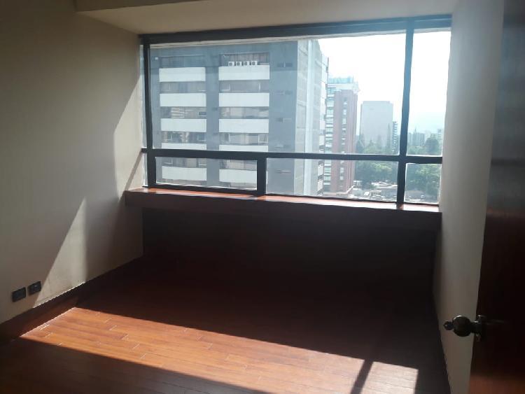 Plus Real Estate renta oficina en zona 10 — foto 9