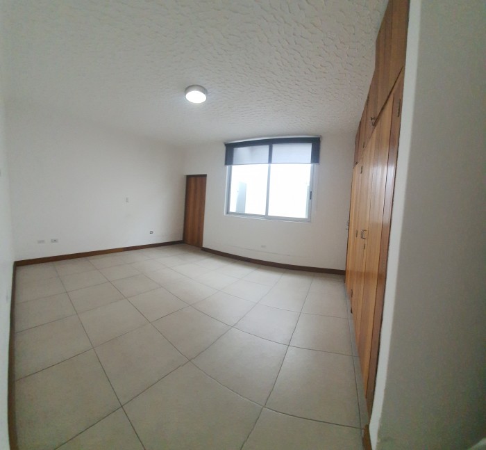 En Alquiler casa en Condominio en zona 14 - Image 5