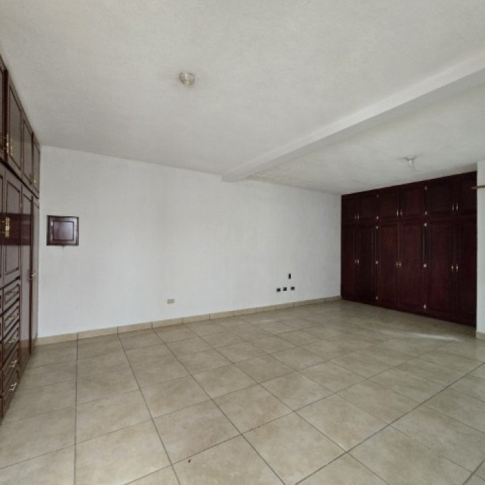 Casa grade en Venta Las Hojarascas Zona 1 de Mixco - Miniatura 25