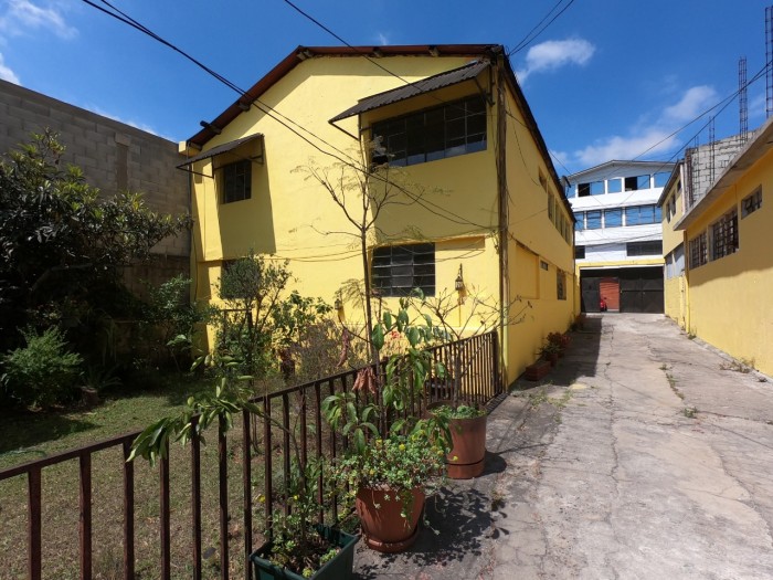 VENDO Casa en Colonia La Escuadrilla, Zona 2 de Mixco - Miniatura 18