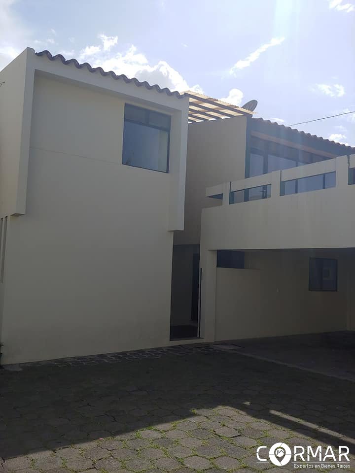 Casa Townhouse en alquiler, zona 15 - Image 1
