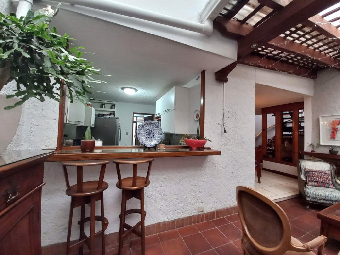 CASA AMPLIA ZONA 10 - Miniatura 7