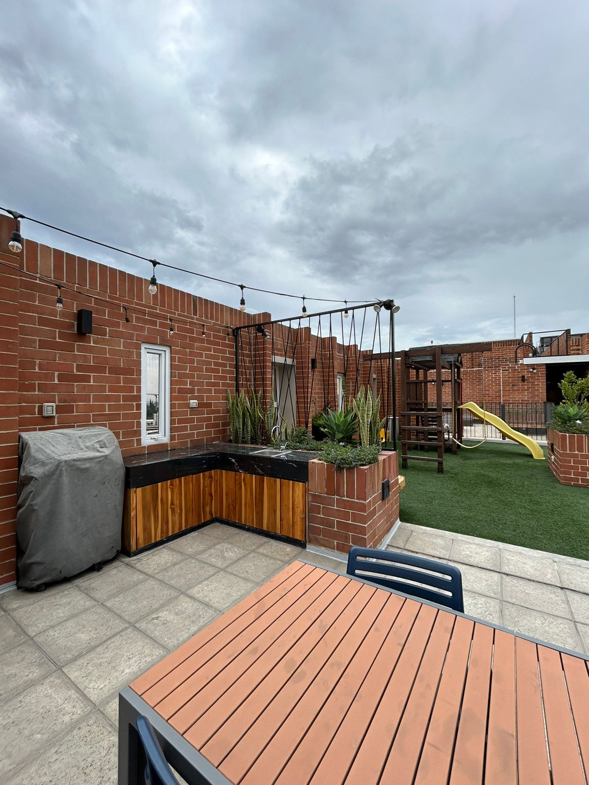 Apartamento amueblado en renta en zona 4 terraza grande — foto 6