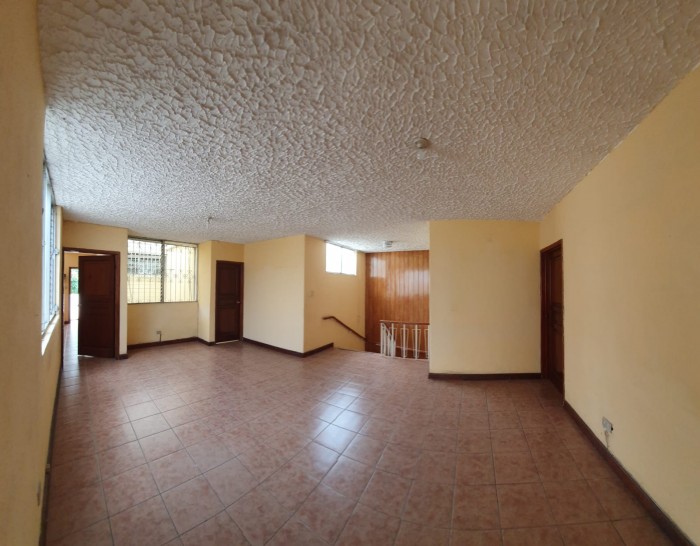 Casa en renta para negocio en zona 13 Av Las Américas — foto 4