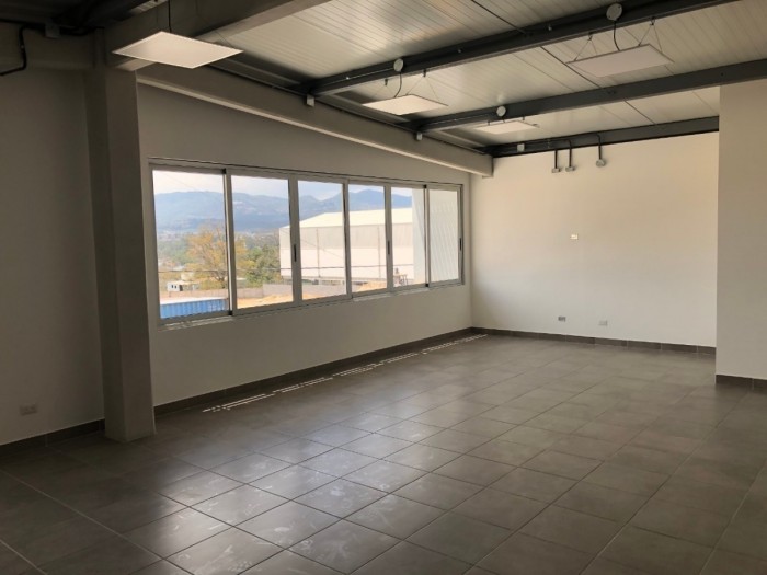 AMPLIA BODEGA EN VENTA NARANJO ZONA 4 DE MIXCO - Miniatura 3