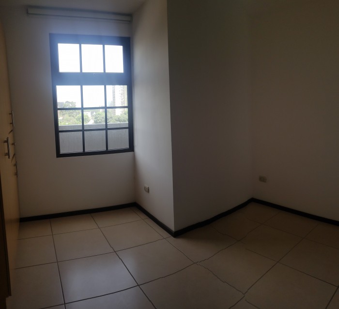 Vendo Apartamento para inversion con 105Mts en Zona 10 - Miniatura 10