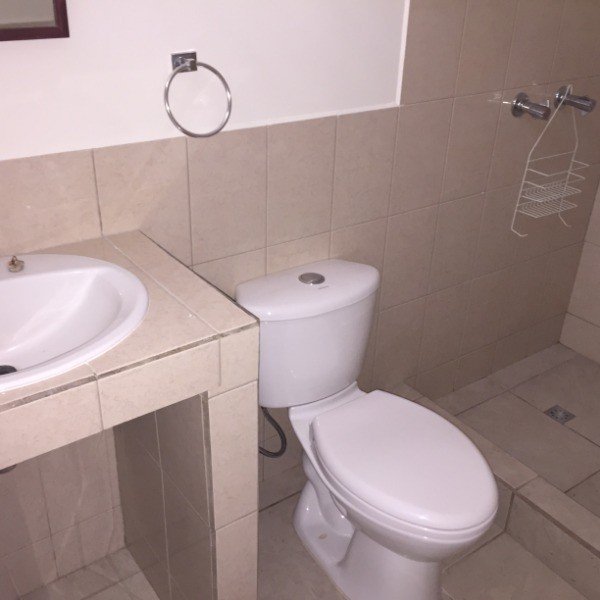 CASA 1 NIVEL EN RENTA!! Carr. Salvador precio Q 3,000 — foto 11