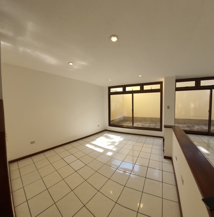 Casa en Renta Zona 10 Guatemala - Miniatura 12