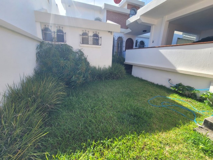 Casa en VENTA, Condominio Villa Sol zona 12