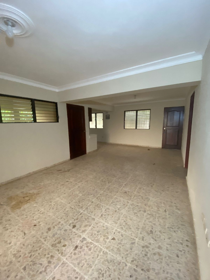CASA DE DOS NIVELES EN PUNAL, SANTIAGO. — foto 2
