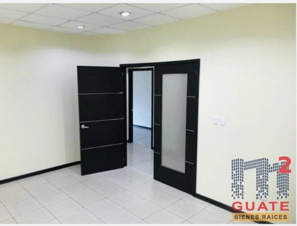 Oficina de 95 m2 de construcción en Renta, Zona 10