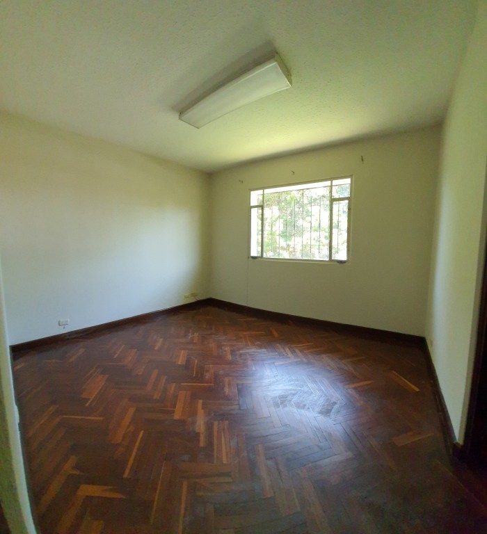 Casa en renta con uso suelo comercial zona 14 - Miniatura 7