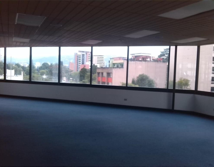 Plus Real Estate renta oficina en zona 10