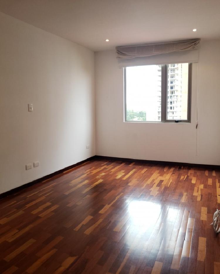 Apartamento alquiler 3 Habitaciones Zona 14 - Image 5