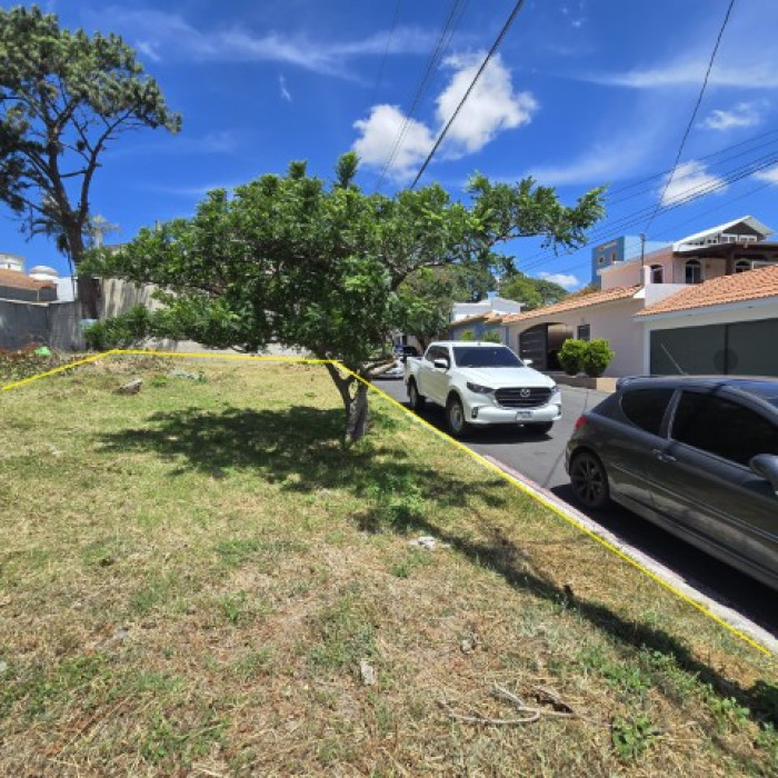 Terreno de Esquina en Venta Pinares de San Cristóbal - Miniatura 10