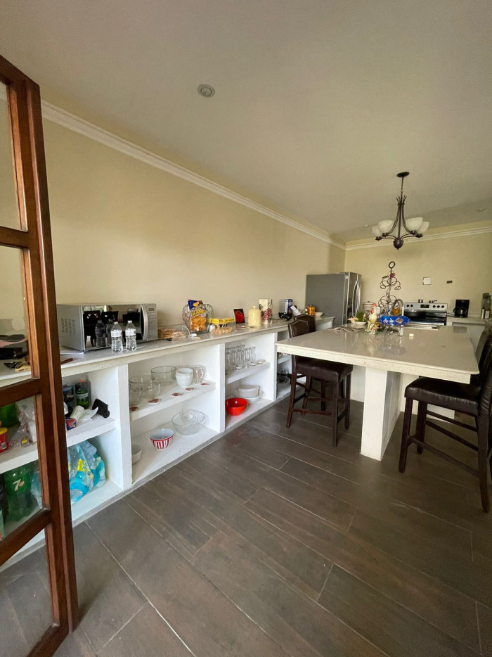 Casa grande en venta en Jutiapa sobre calle principal  - Miniatura 9
