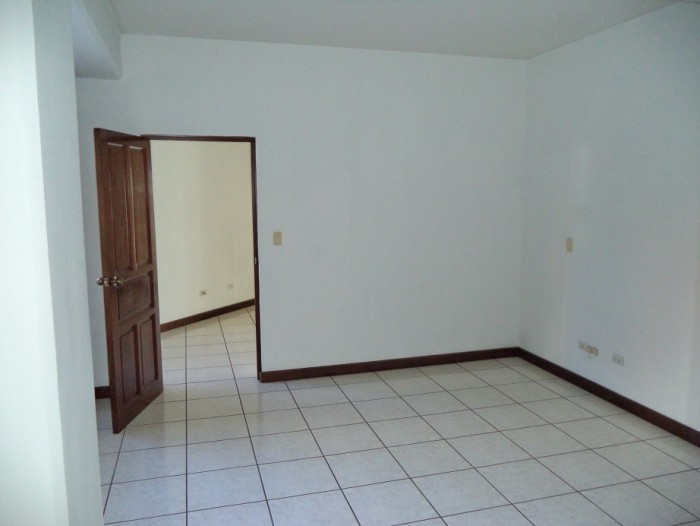 Plus Real Estate renta apartamento en zona 15 — foto 12