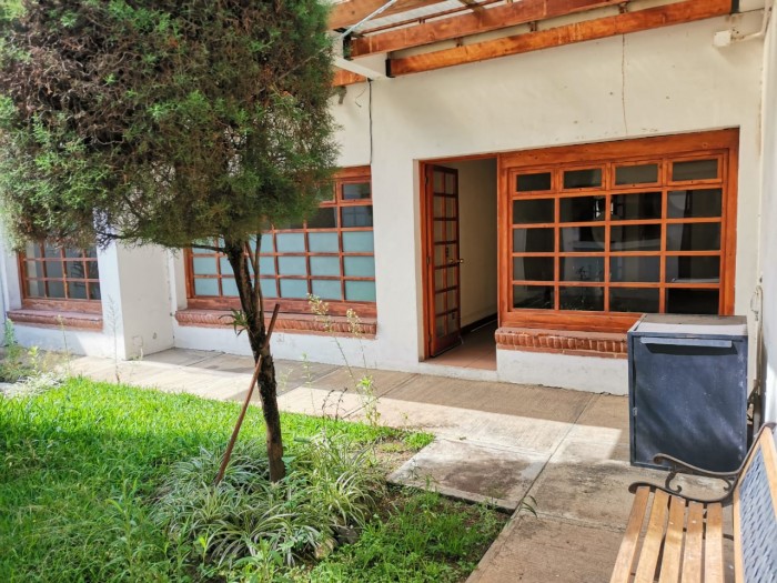 Plus Real Estate renta hermosa casa para oficina zona 10 — foto 11