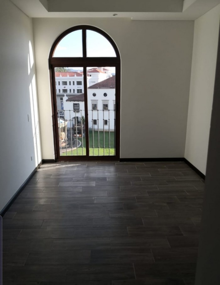 VENDO APARTAMENTO PENTHOUSE EN LIRIOS DE CAYALA ZONA 1 — foto 4