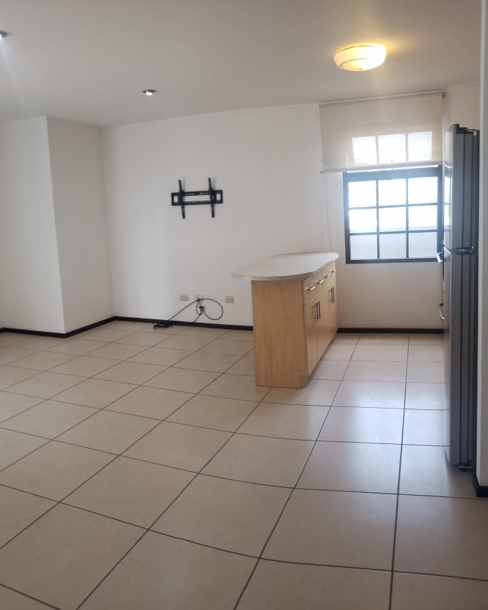 Vendo Apartamento para inversion con 105Mts en Zona 10 - Miniatura 7