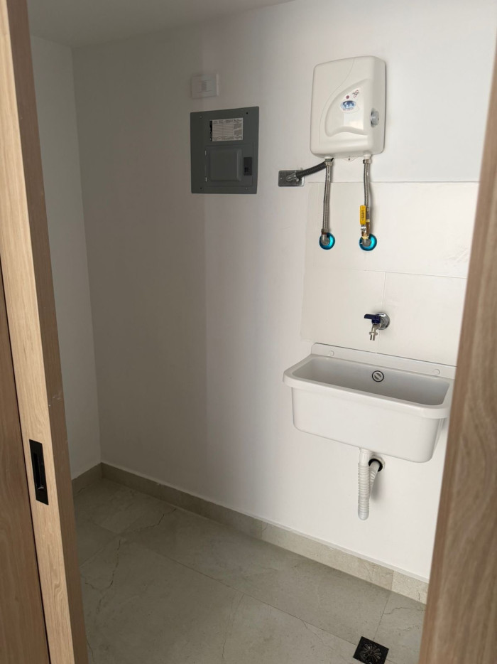 Apartamento en renta Evaristo Morales DN - 10