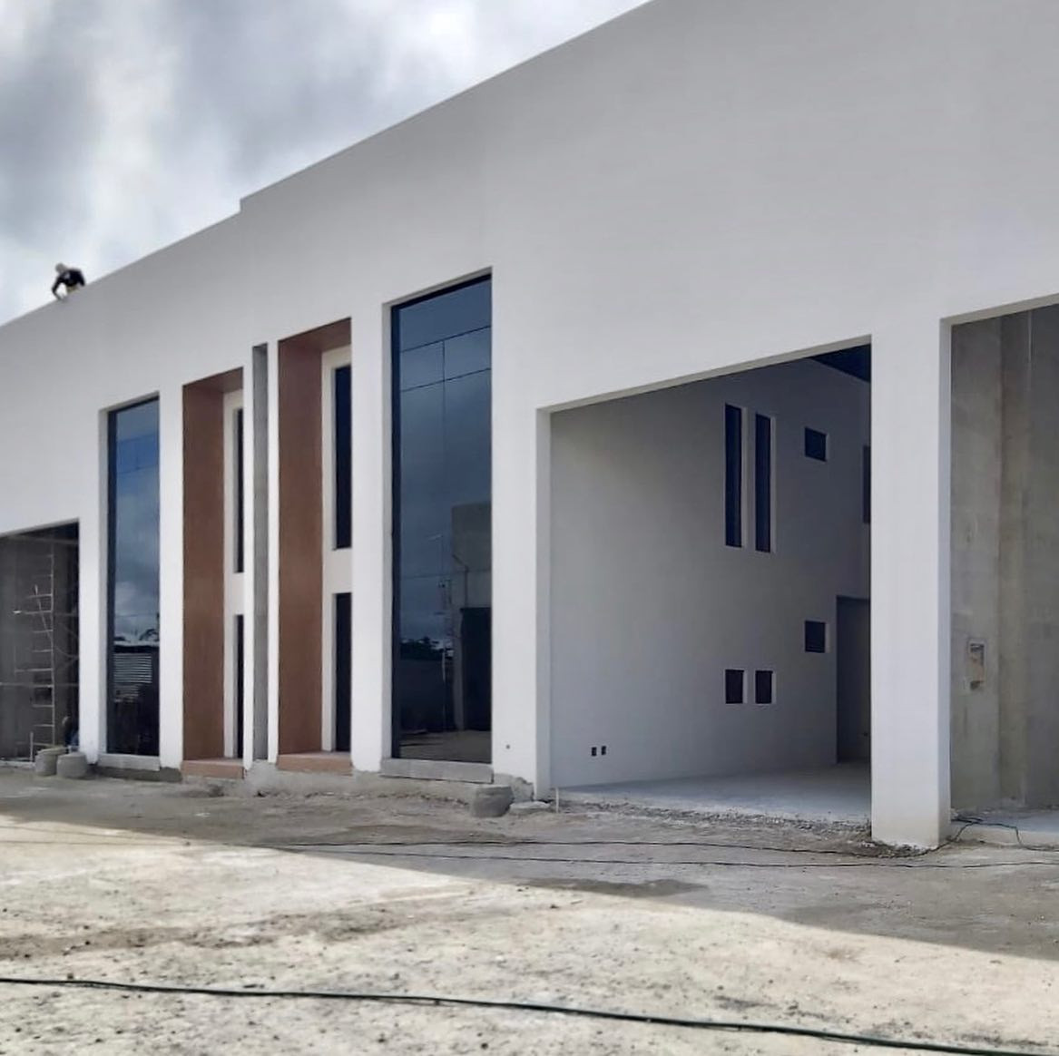 Plus Real Estate renta ofiespacio en zona 4 de Mixco