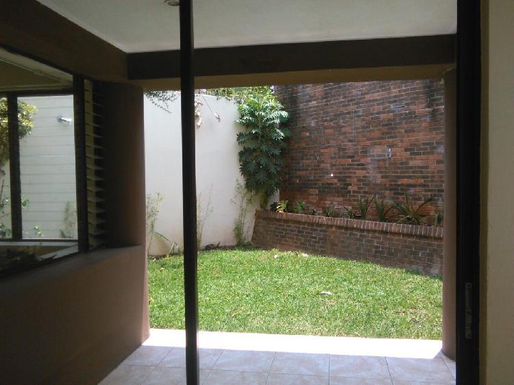 Plus Real Estate renta casa en zona 14 — foto 10
