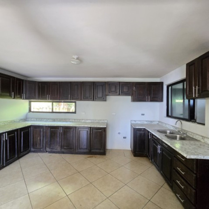 Casa en Venta con Vista Panorámica al Lago de Amatitlán - Miniatura 16