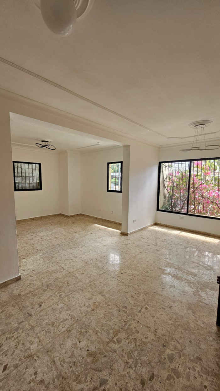 APARTAMENTO EN ALQUILER EN LA CASTELLANA 1ER NIVEL — foto 7