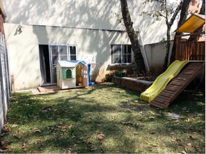 Venta de casa con amplio jardín, El Zapote, zona 2. - Image 3